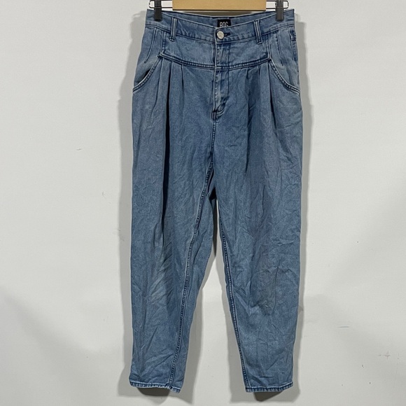 BDG Denim - BDG women’s Light Blue Denim Jeans - Relaxed Tapered Fit